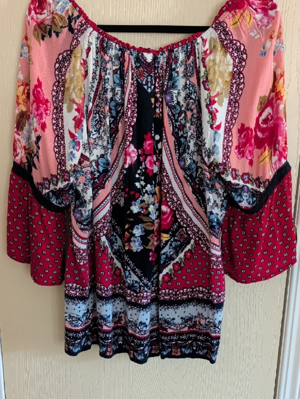 Bila Pink, Black & White Mixed Floral Peasant Tunic - Picture 2 of 9